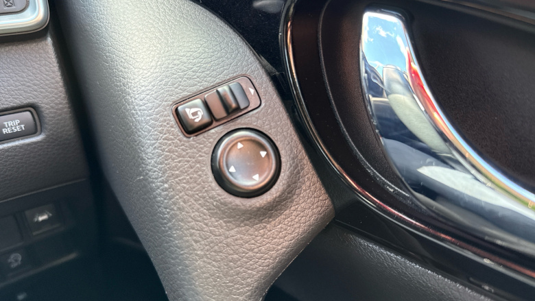 Nissan Qashqai 1.3 DiG-T Acenta Premium 5dr Petrol Hatchback